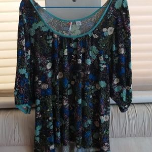 Puff sleeve scoop neck blouse medium